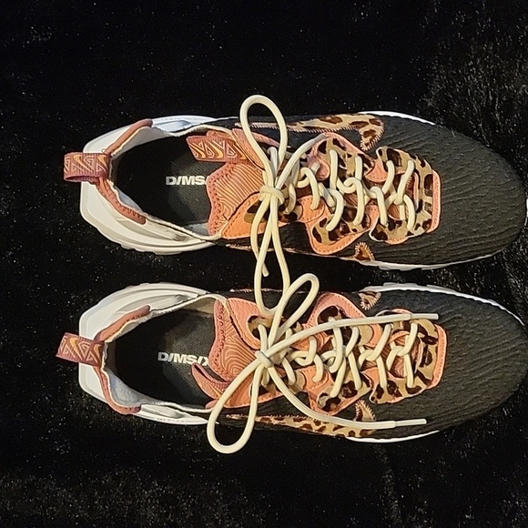 Nike Black, Light Pink and Leopard Print Sneakers - Picture 3 of 15